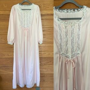 Vintage 80s pink lace trim ruffle long sleeve nightgown